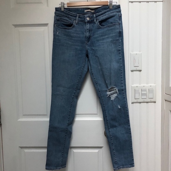 Levi’s Light Wash Distressed 711 Stretch Skinnies - Picture 7 of 9